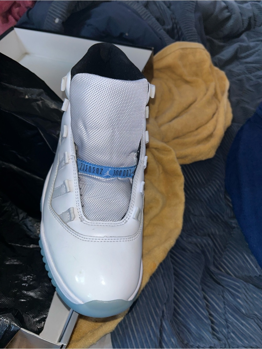 Retro Jordan 11 (2024) legend blue -STOCK X- - Picture 9 of 12